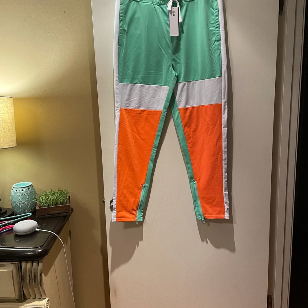 Joggers - Picture 3 of 6
